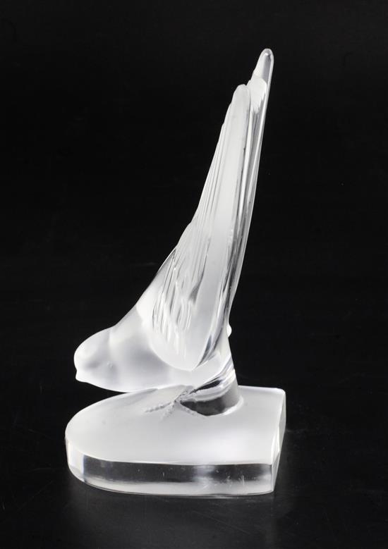 Hirondelle/Swallow. A glass paperweight by René Lalique, introduced on 10/2/1928, No.11810,